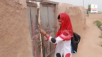 دختر دسی با Tharki و بیمه در یک ویدیوی داغ 2021